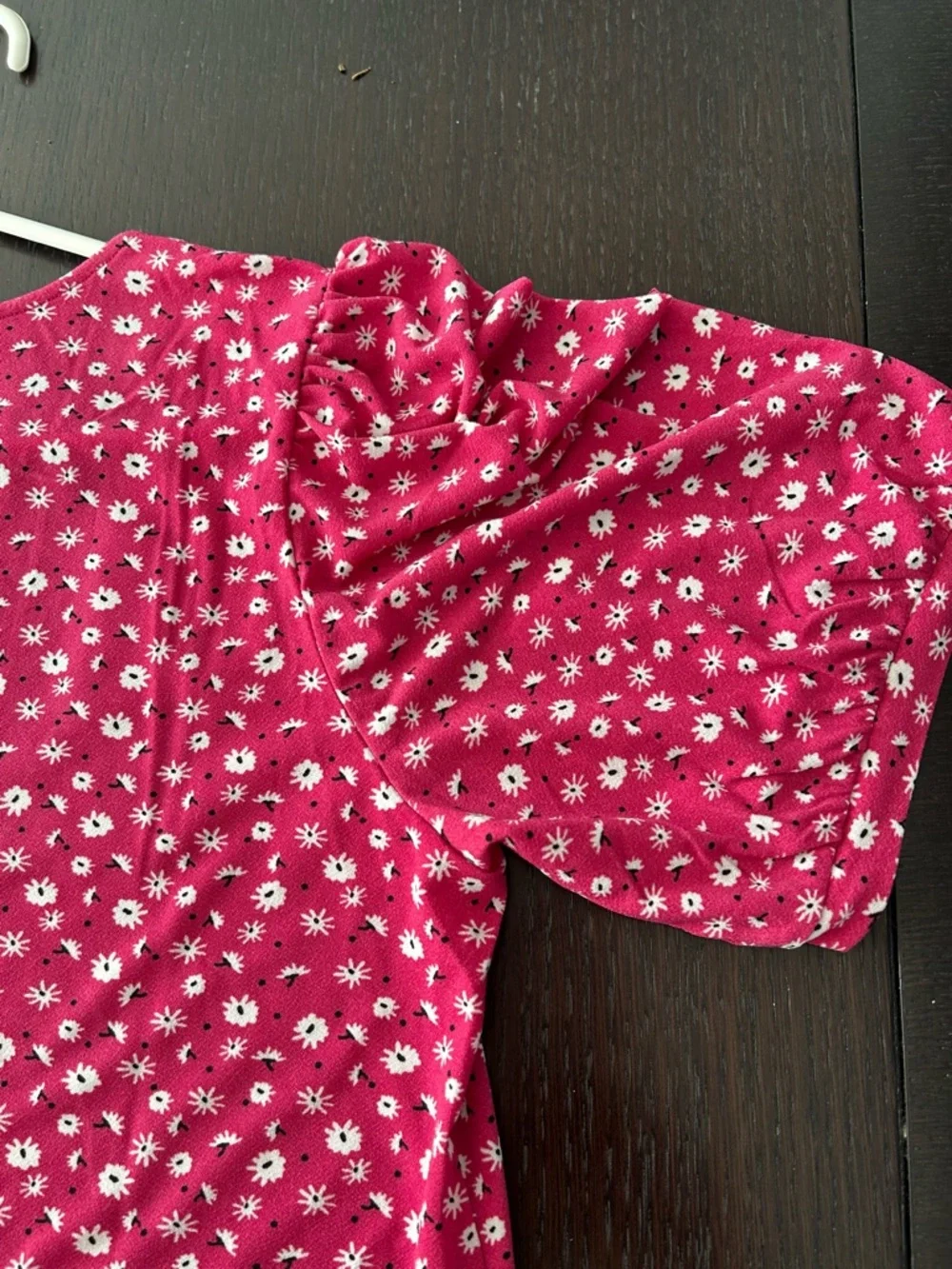 Cleo Square Neck All-Over Floral Puff-Sleeve Top in Berry Size L - Picture 8 of 10
